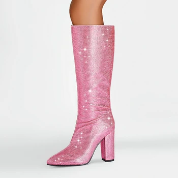 2024 Новые Розово-красные сапоги до колена со стразами для женщин Дизайнерские сапоги на высоком каблуке Пикантные вечерние Свадебные Осенне-зимние сапоги Обувь