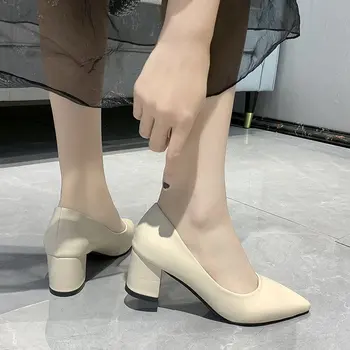 Женская обувь большого размера 43, летние новые женские туфли-лодочки, удобная офисная женская обувь с неглубокой поверхностью, пикантные туфли на массивном каблуке с острым носком