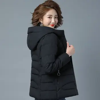 Высококачественная зимняя короткая куртка для женщин среднего возраста 2021, хлопковое зимнее пальто с капюшоном, женская толстая повседневная куртка для мамы, женские парки